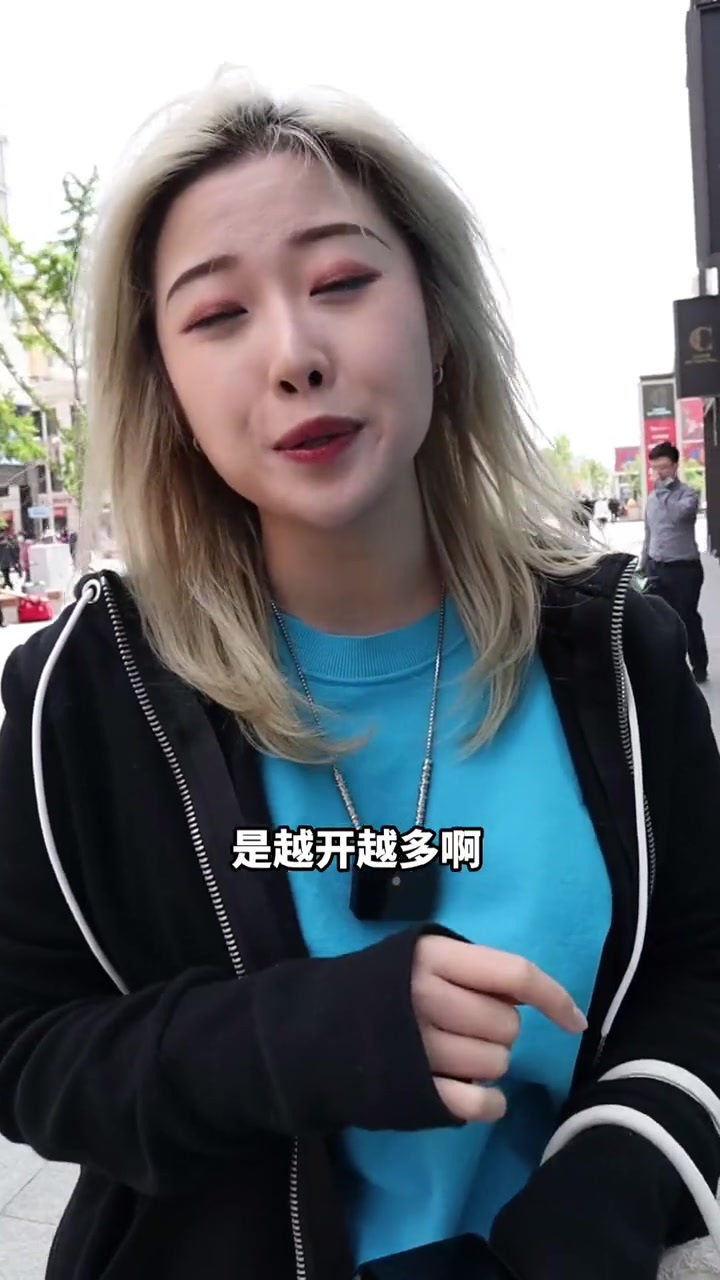 花几十块钱吃吃炒蛋奶,鸡爪还是不错的,其他的嘛……
