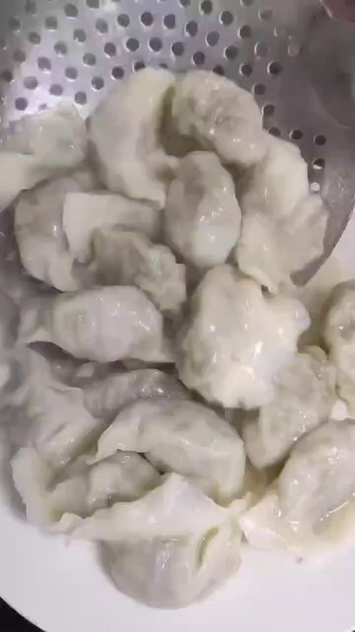 芹菜猪肉馅饺子,做法简单,皮薄馅大
