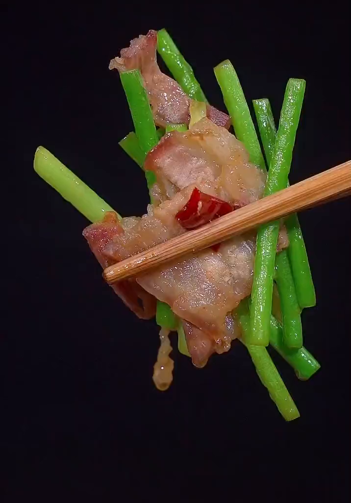 食材新鲜才是硬道理家常小炒家常小菜美味可口蒜苗炒肉