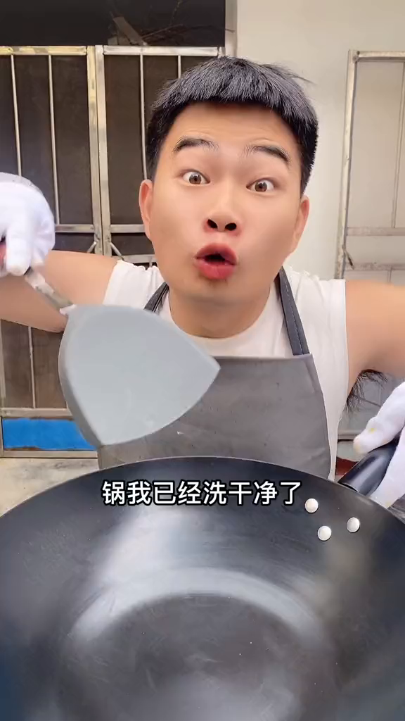 一小袋的玉米粒,只需要两分钟就可以爆出来一大锅的爆米花,非常方便简单,朋友们快点头像进来…