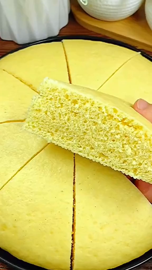 美食创作者玉米面发糕