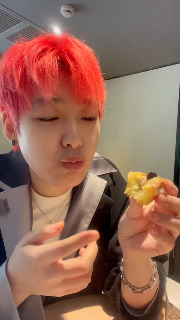 肯德基新品黑糖奶茶波波蛋挞竟然还有流心!