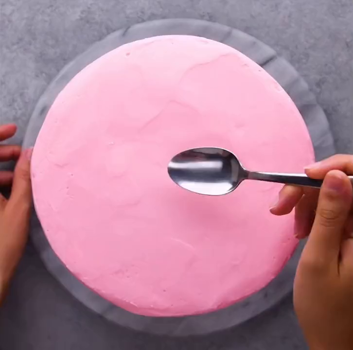 家庭烘焙中蛋糕的简单装饰搭配烘焙治愈系美食甜品美食烘焙