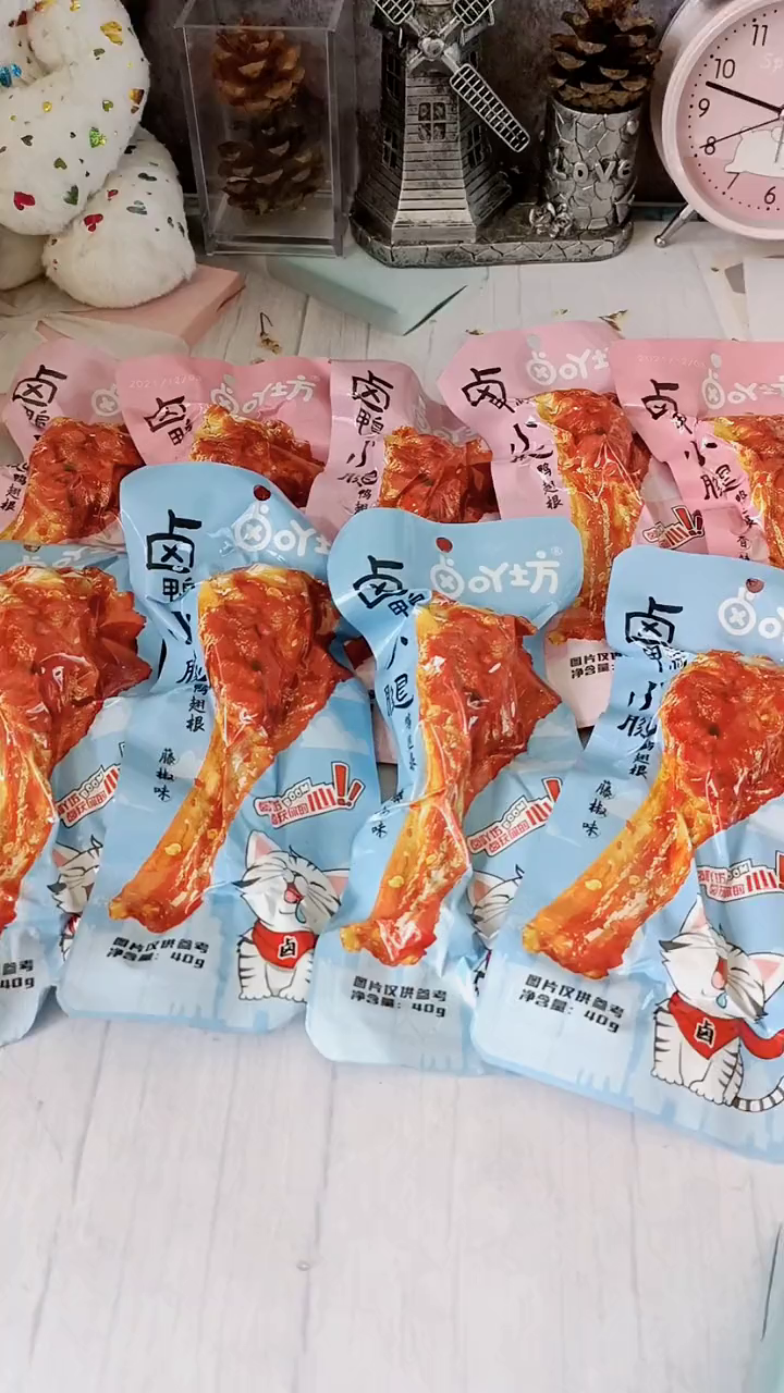 卤吖坊美食分享卤鸭腿超级好吃的卤鸭小腿