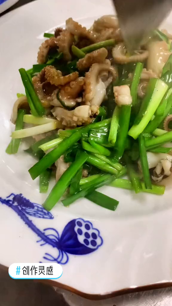 八爪鱼在家里怎么做好吃?韭菜炒八爪鱼了解一下八爪鱼