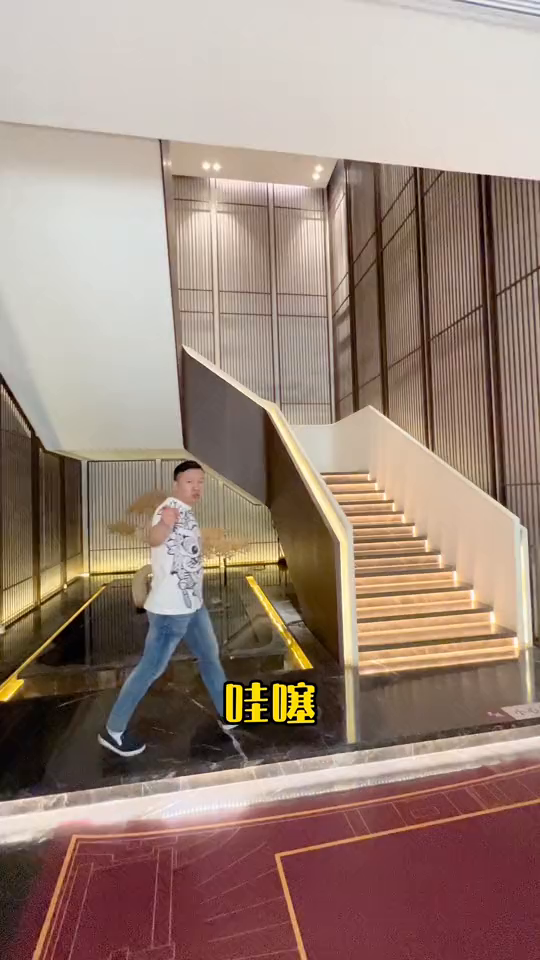 汉街高端淮扬菜融合餐厅,接待朋友贵宾来这里再适合不过了