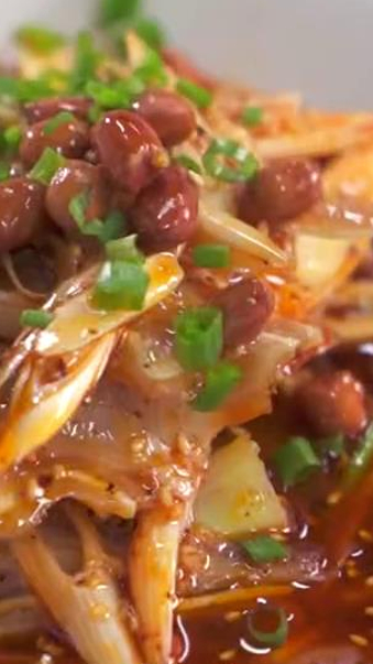 凉拌菜放了很多调味料但还是没有味道?你少放了这2种