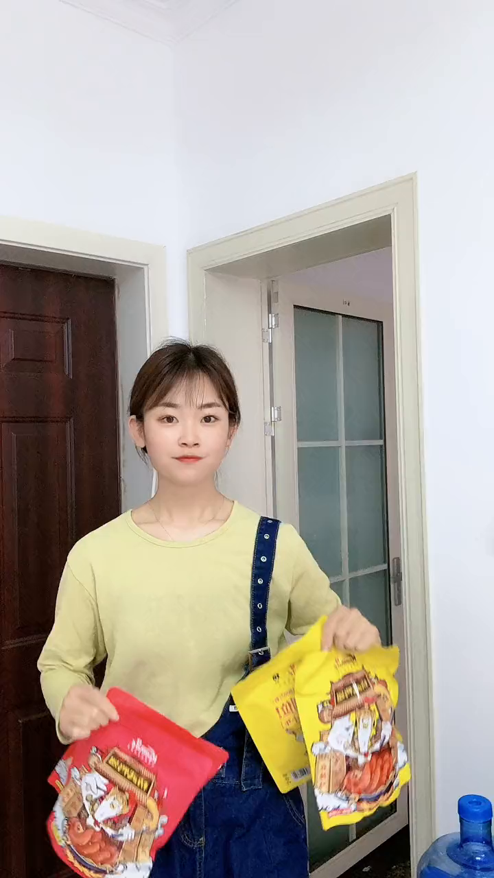 这个独立包装的精武鸭脖