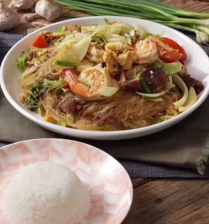 泰国菜时蔬海鲜炒粉丝,尽享泰国美食守护你的假日时光