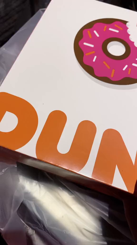 dunkin算是甜甜圈的大哥了吧尝试了几个新品甜过谈恋爱了吧大概甜甜圈上海