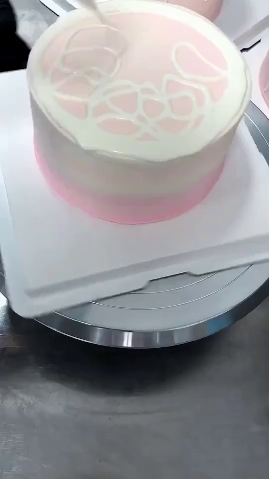 粉色少女系巧克力奶油生日蛋糕!