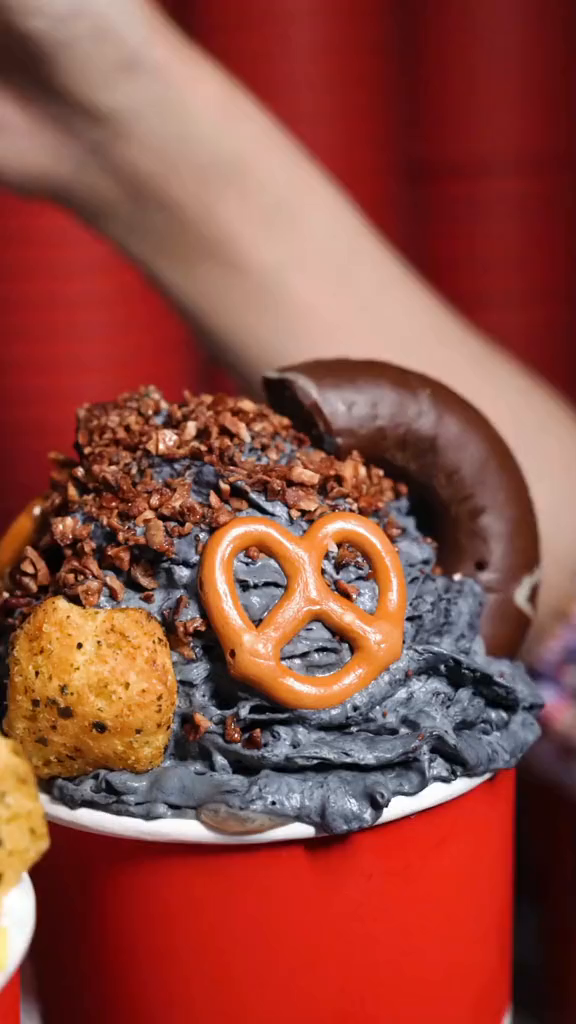 周末快来拍照喝小熊奶茶吧