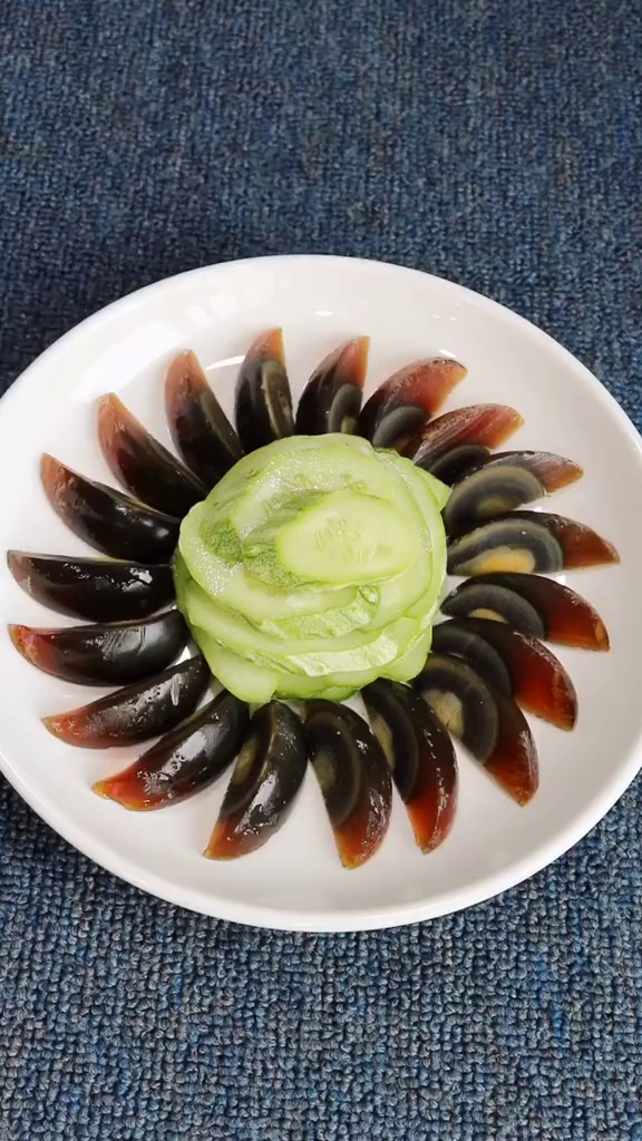 一起看看视频皮蛋摆盘多种花样