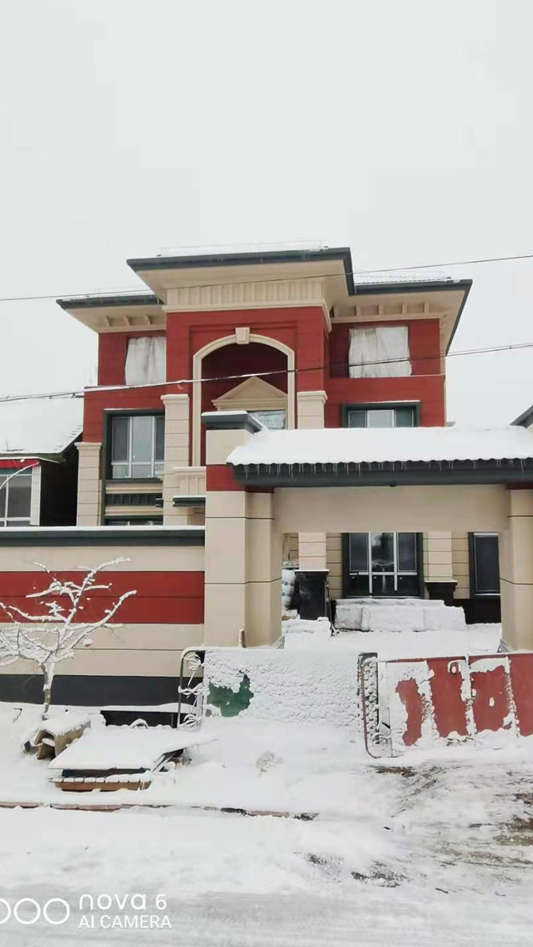 今天下雪了,给大家看看我家的海派别墅,实在太美了!