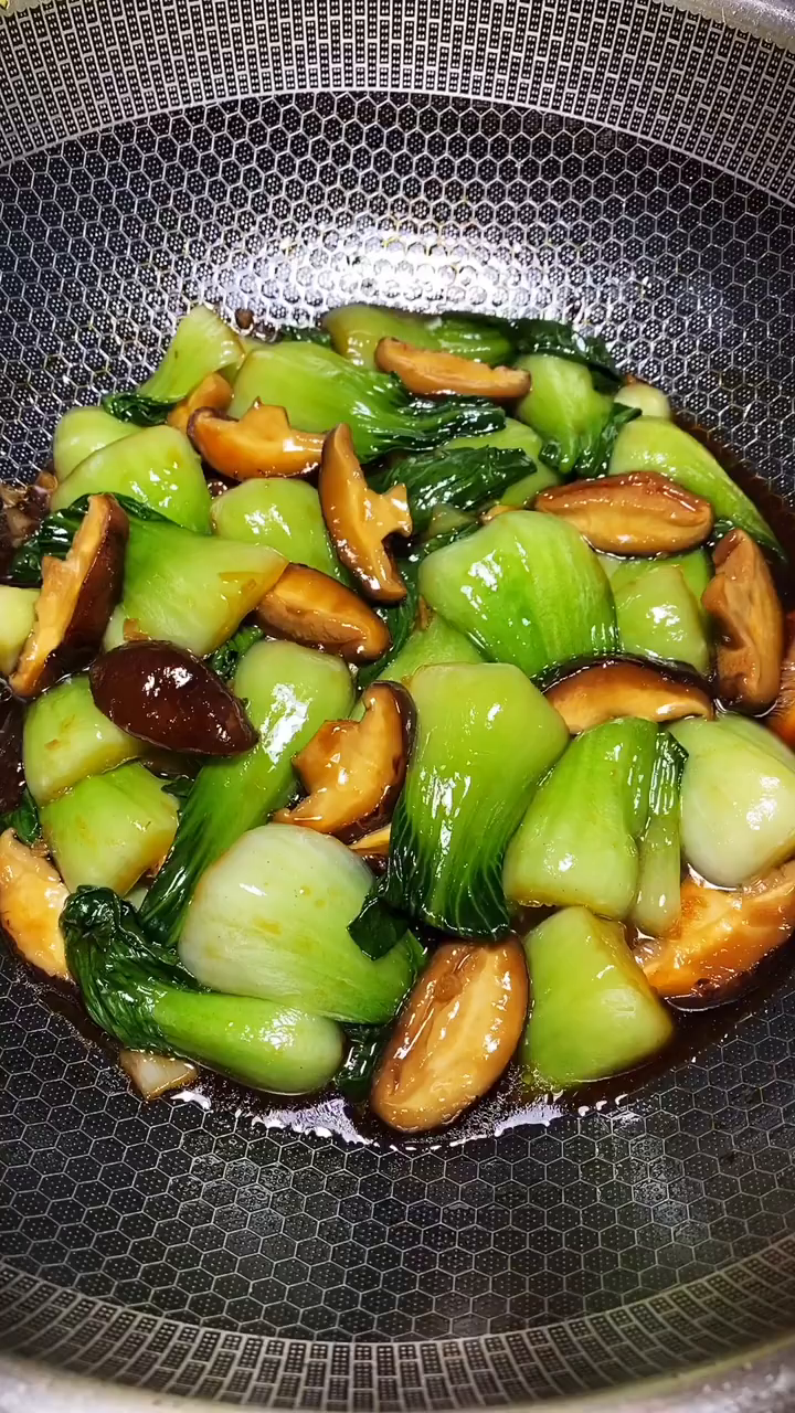 香菇油菜这样做好吃下饭
