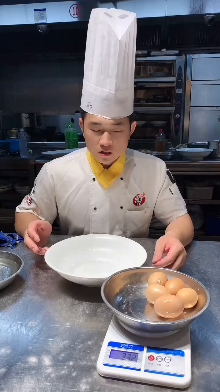 可做:芙蓉帝王蟹,虾仁蒸蛋,葱油鲈鱼