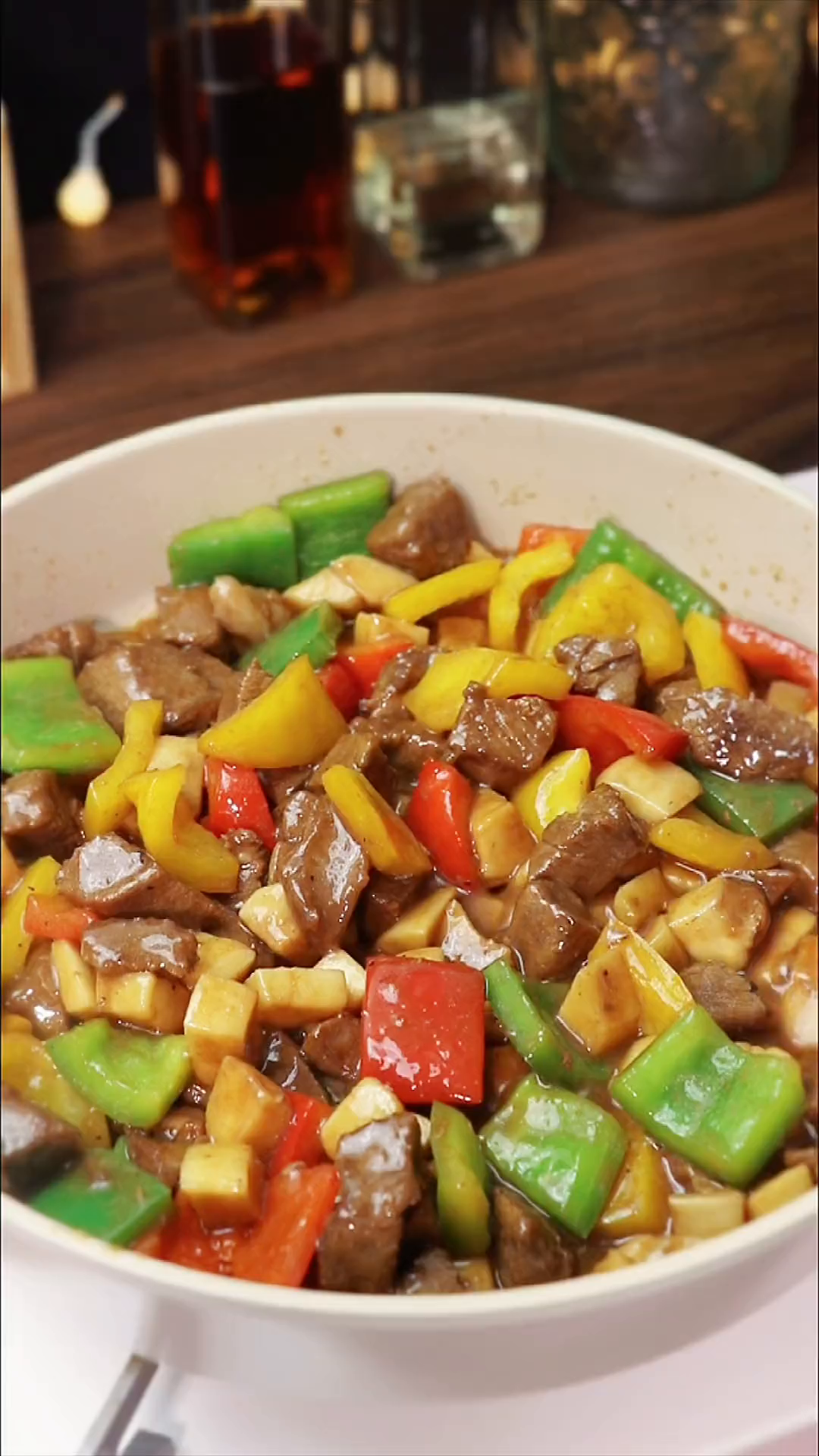 杏鲍菇牛肉粒,超好吃。杏鲍菇鲜嫩多汁 懒人快手菜