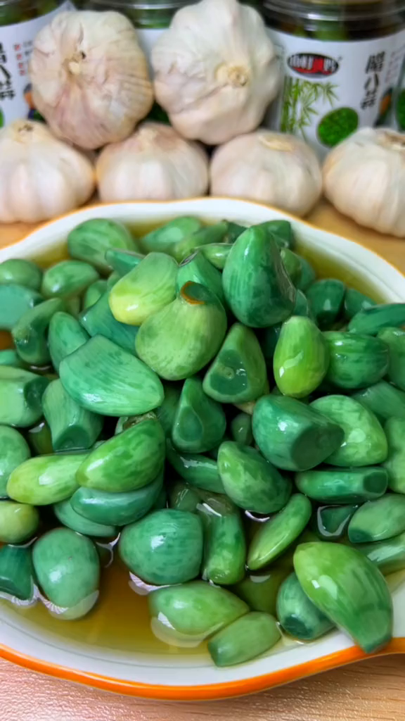 山东传统美食腊八蒜,吃个火锅配个饺子