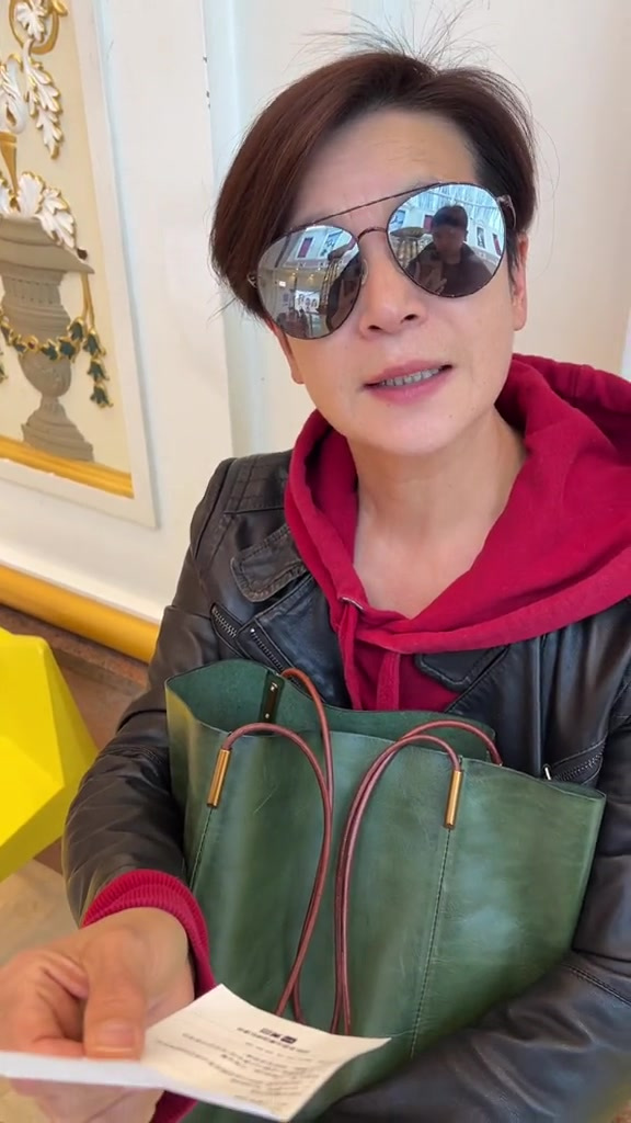 地铁站都是黄黄一片,这家炊烟小炒黄牛肉到底什么来头
