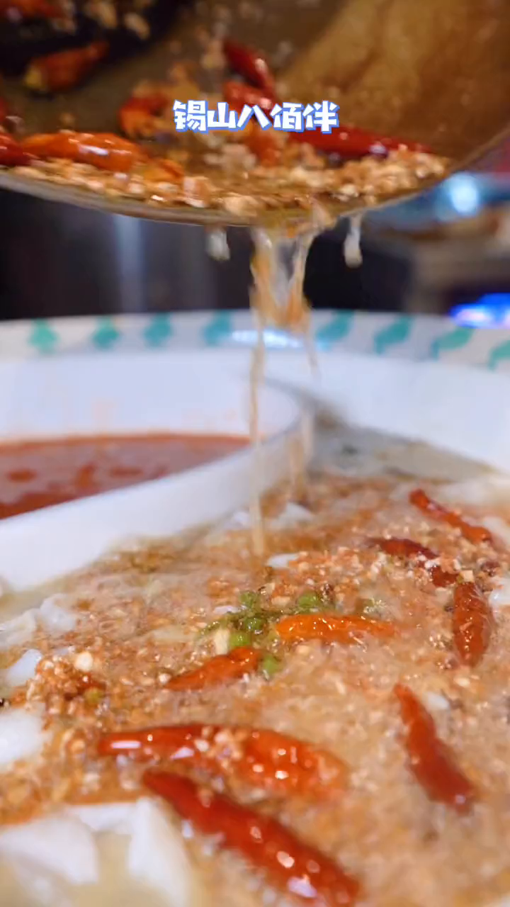 小姐姐都爱的网蓝酸菜鱼,环境超赞,人均几十块,据说长得好看的都去打卡啦!