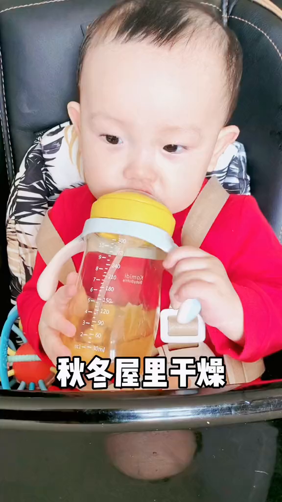 秋冬季节干燥,宝宝每天喝点枇杷秋梨膏,配料干净