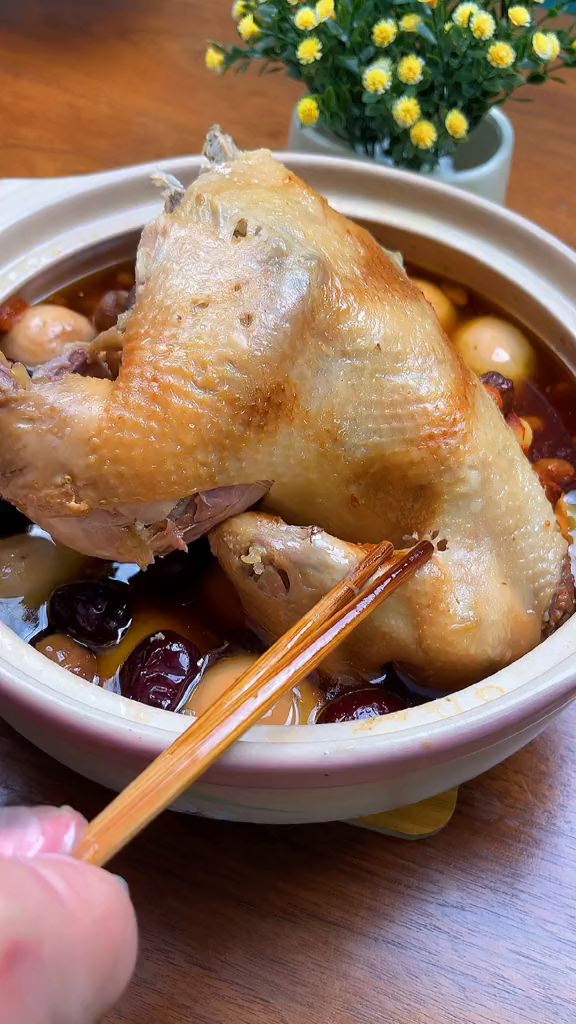 鸡肉蒸着吃真的太香了,鸡蛋是一定要放的,特别好吃