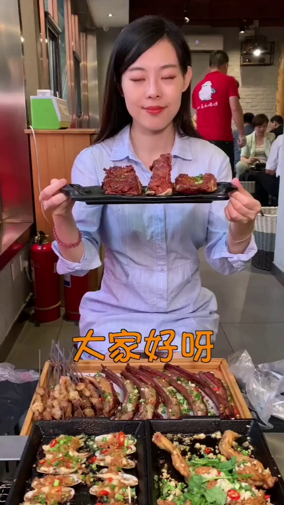 氛围不错,挺热闹。串,肉类