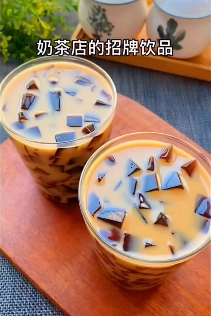 在家给自己做了一锅奶茶,喝的太过瘾了,喜欢的可以试试