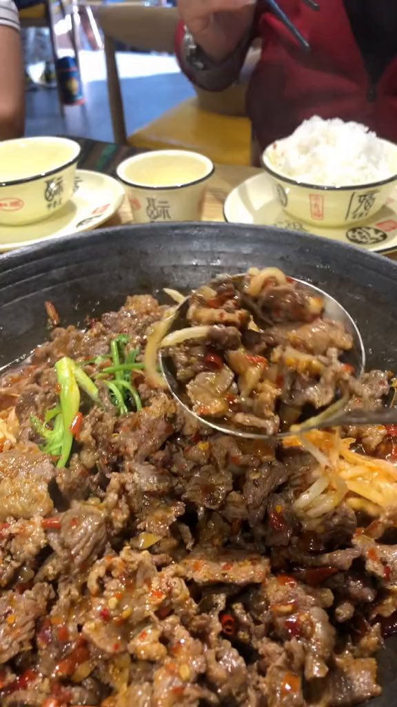 38一个人的干锅牛肉,干饭神器美食创作人云南味蕾挑