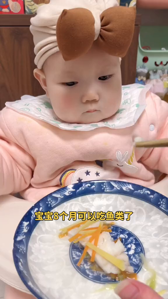 8个月宝宝就可以吃清蒸鳕鱼啦,做法简单,10分钟搞定