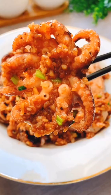 酱爆八爪鱼的做法,鲜嫩爽脆,香辣入味,比烤鱿鱼还爽