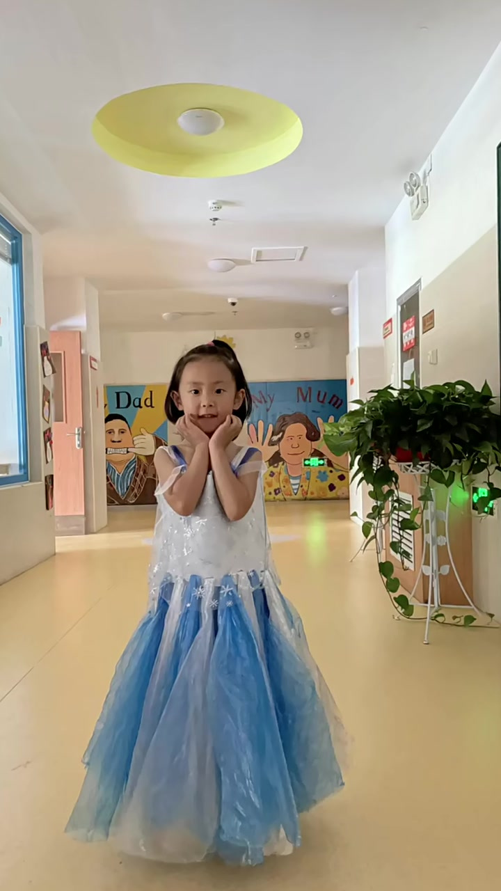 幼儿园环保创意时装走秀