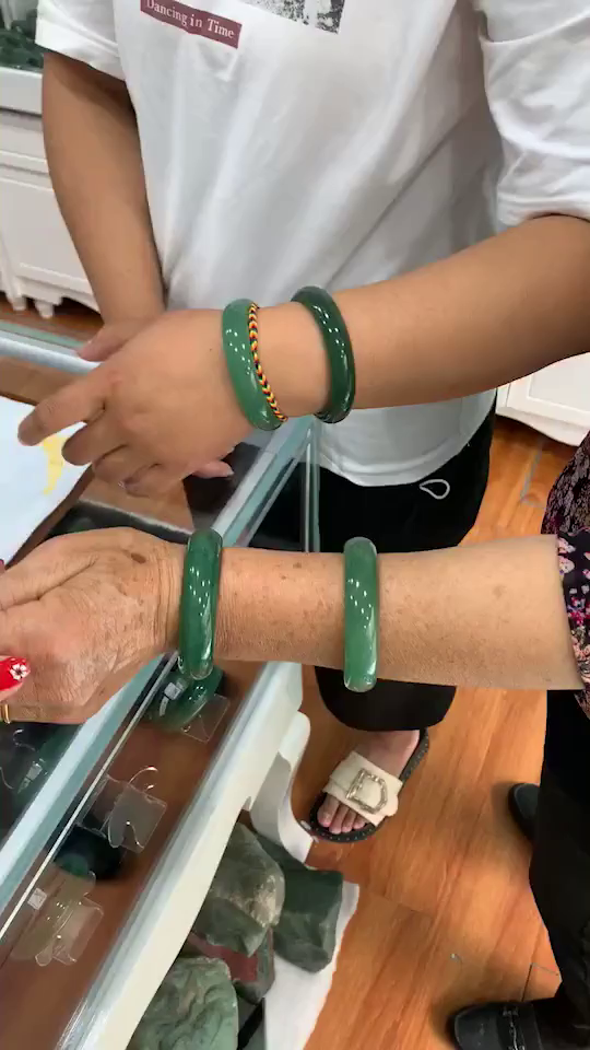 到底是深色好看,还是浅色好看!