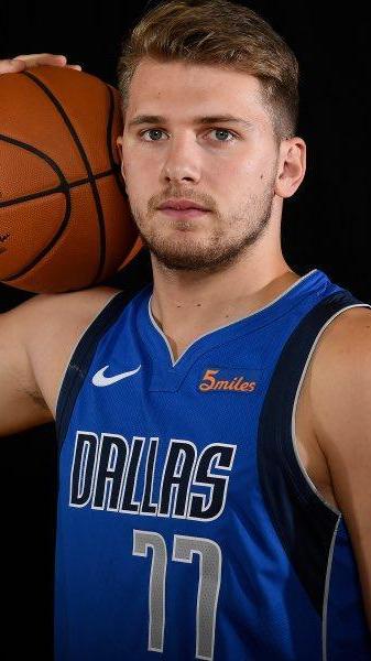 东契奇,一位NBA冉冉升起的新星,喜欢东77的可以安排动态壁纸了