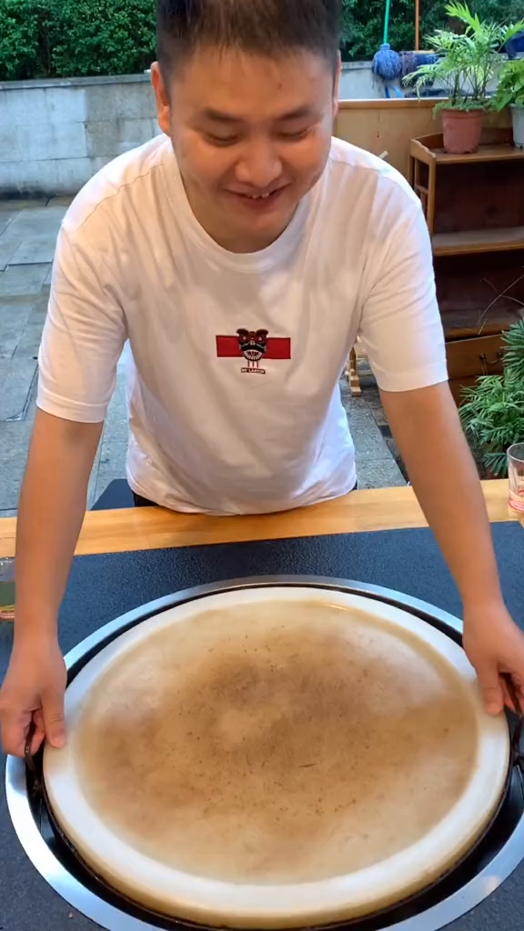 老板为了烤肉真的下功夫啦