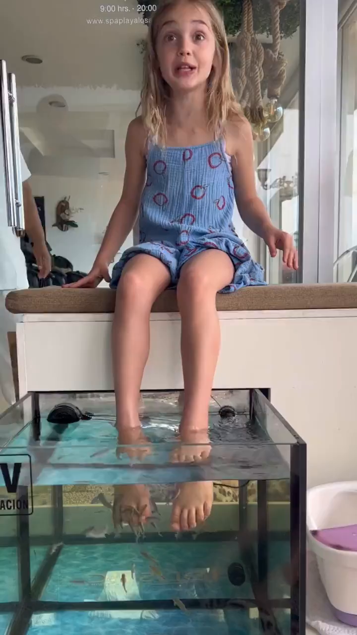 鱼疗新体验脚痒痒的