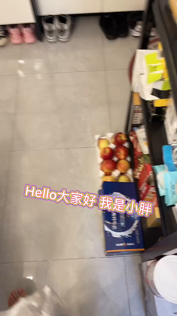 早餐早餐牛奶和面包感觉是很不错的搭配