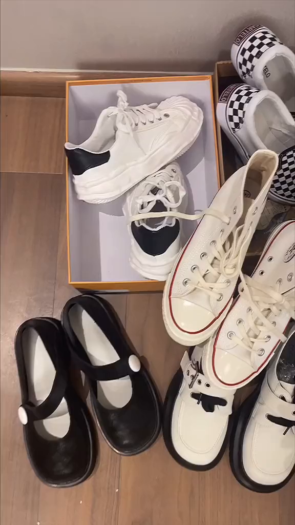 拼夕夕稍微上点心,就能在pdd上挖到宝显瘦穿搭ootd潮鞋鞋多多宝藏店