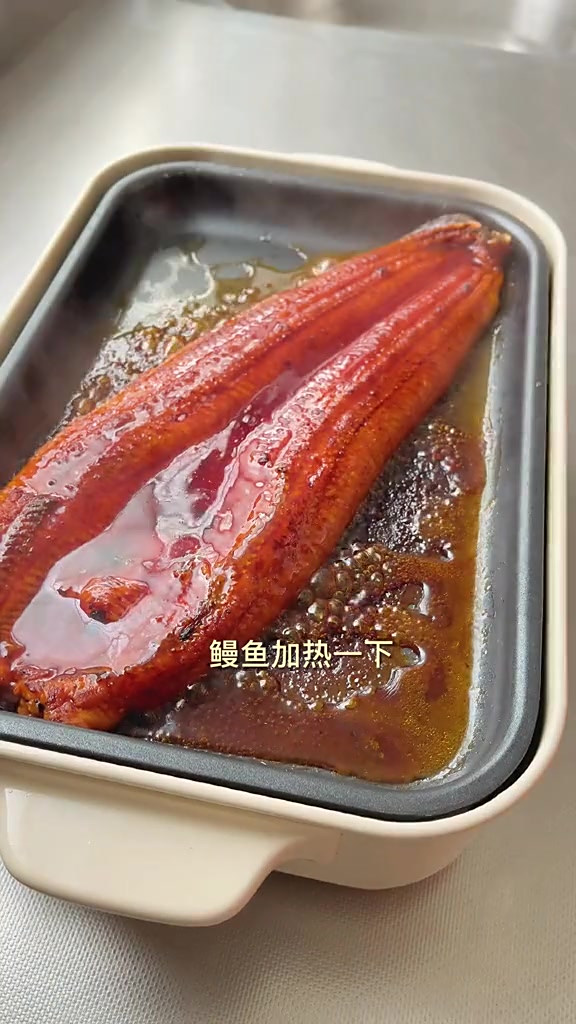 鳗鱼手卷和芋圆烧仙草。孩子们日渐圆润