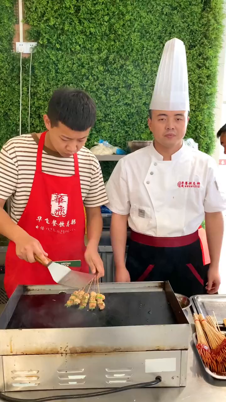 石锅土鲫鱼产品非常有特色