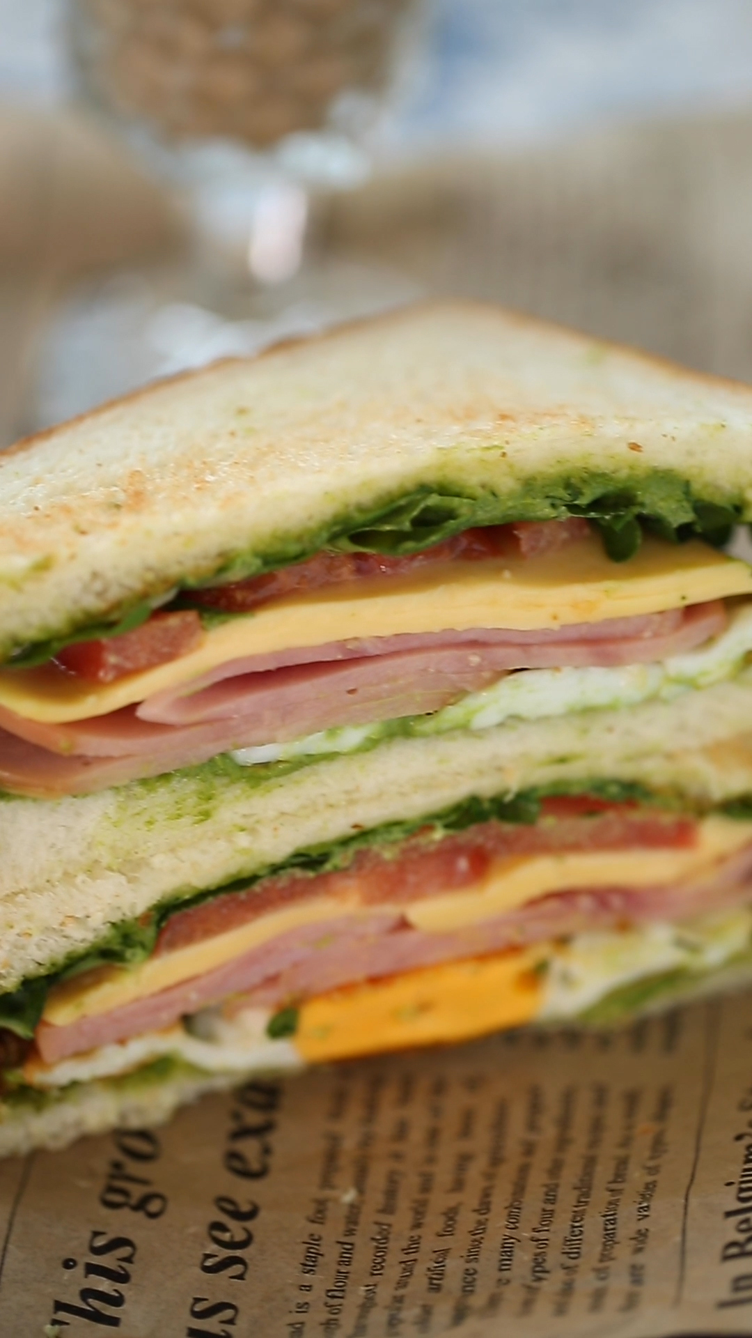 早餐新花样,芝麻菜青酱三明治