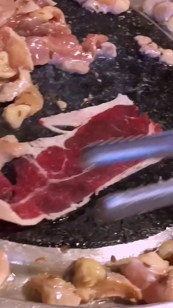 中午吃完的煎肉拌饭晚上还在想念