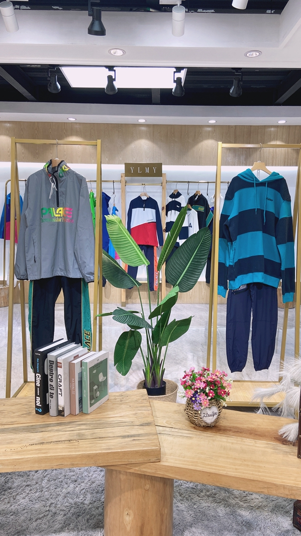 PALACE三角形21秋明星定制嘻哈潮牌 时尚百搭 国际流行元素 品牌折扣女装尾货批发男装