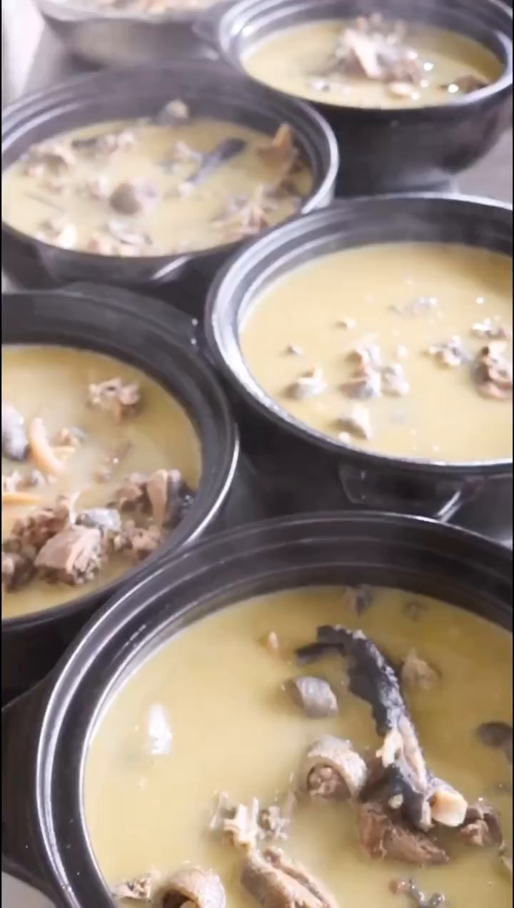 一起看看视频药膳鸡详细做法