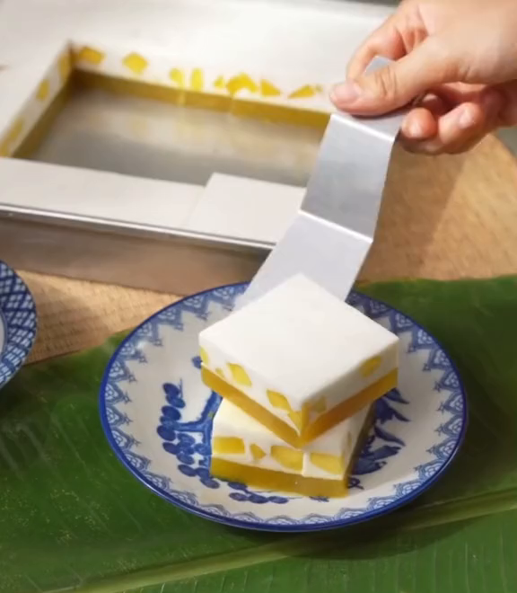 泰国甜品芒果椰汁糕