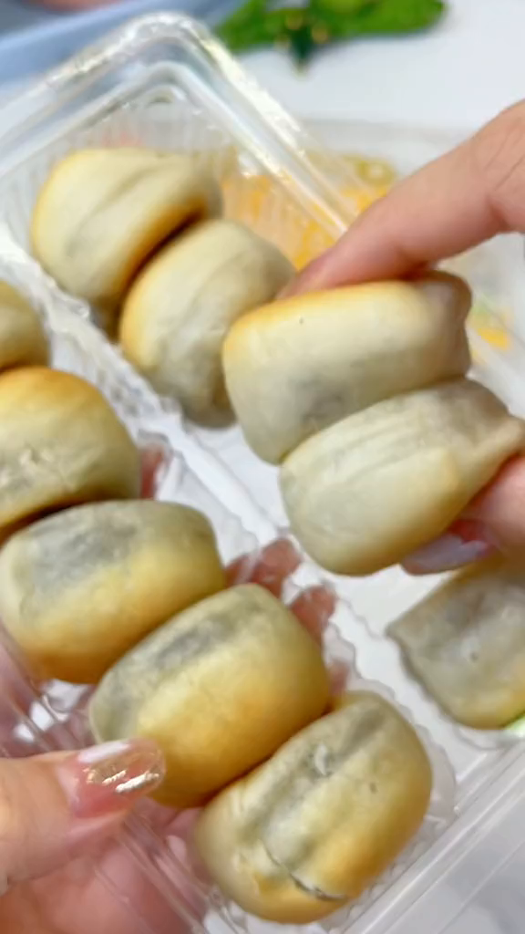 就像小时候吃的老式绿豆饼