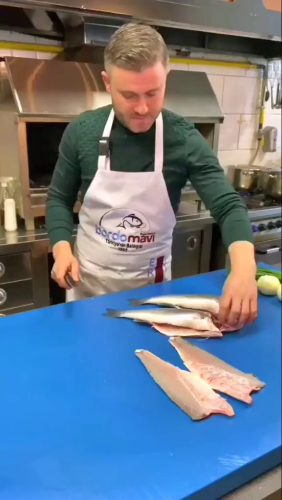 土耳其大厨炸鱼肉卷小助手