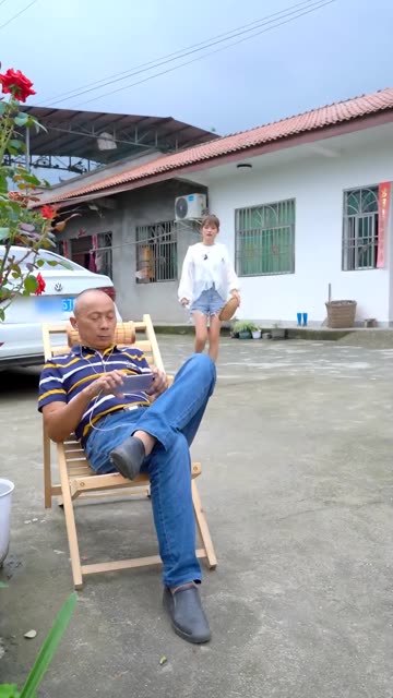 地里的番茄味道特别浓郁,配上肥牛两碗饭都兜不住,这个野菜你们认识吗?