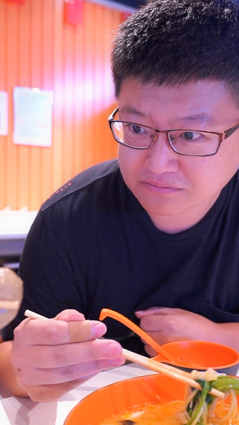 一颗张亮麻辣烫丸子引发的“血案”