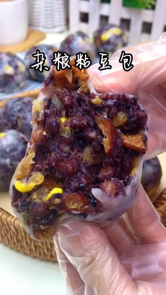 孩子开心啦,给他们做粘豆包杂粮粘豆包